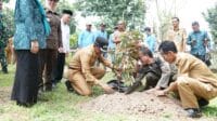 Hari Bumi Sedunia, Pj. Bupati Takalar dan Forkopimda Lakukan Penanaman Pohon