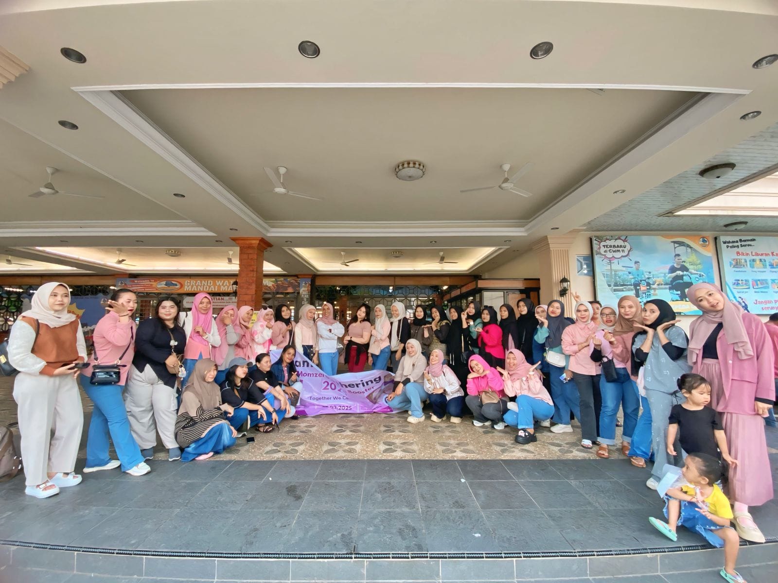 Tim Momzel Glowing Booster