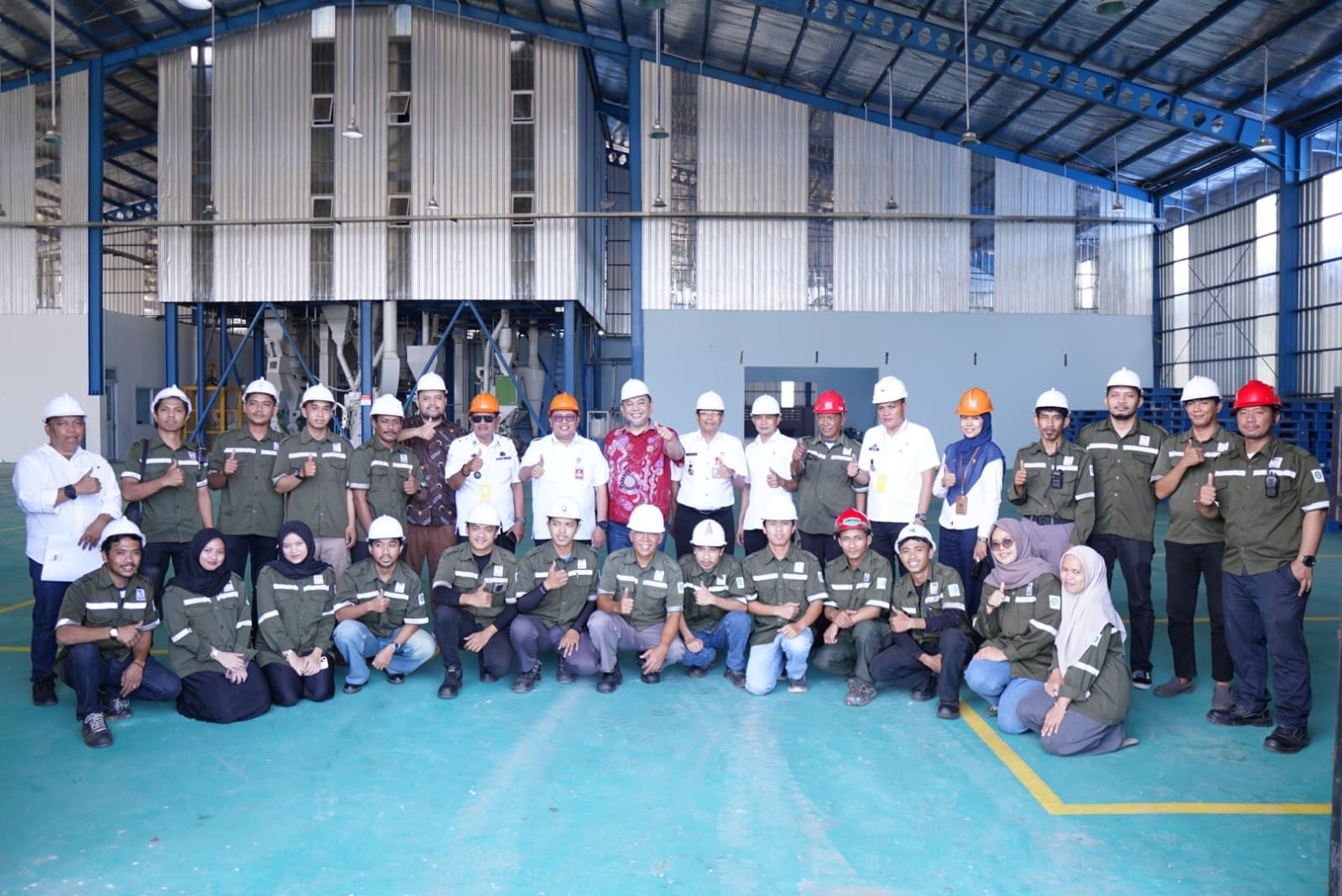 Dukung Potensi Takalar, Bupati Takalar Berkunjung ke Pabrik Pakan Udang