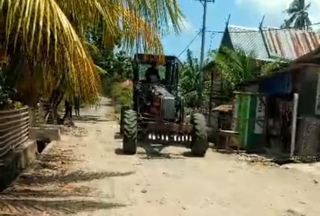 Perbaikan Jalan Poros Desa Punaga