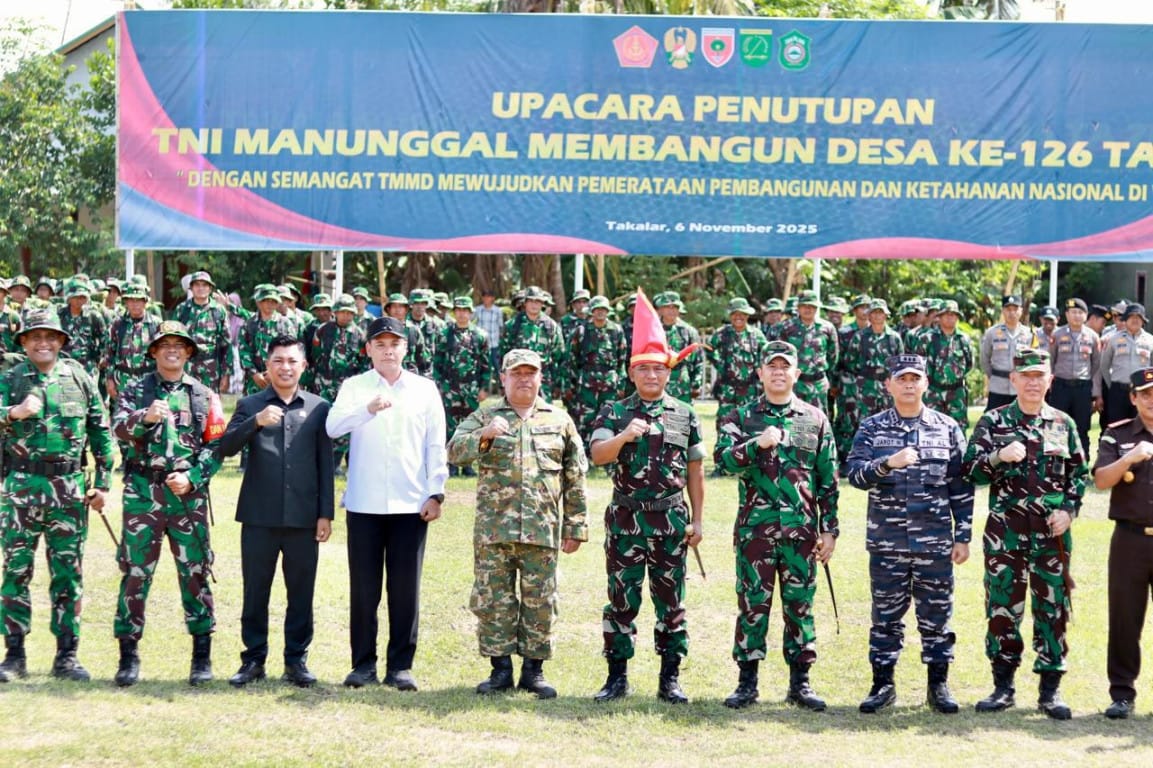 Bupati dan Wakil Bupati Takalar Hadiri Upacara Penutupan TMMD ke-126 Tahun 2025 di Desa Topejawa
