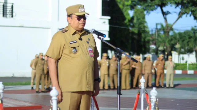 Bupati Daeng Manye saat memberikan amanat dalam Apel Lingkup Pemerintah Kabupaten Takalar