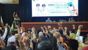 Bupati Takalar Daeng Manye saat memberikan sambutan pada acara launching aplikasi Takalar One Click di Ruang Pola Kantor Bupati.