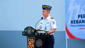 Kalapas Takalar Andi Gunawan saat berdiri di podium memberikan amanat upacara Hari Kebangkitan Nasional ke-118