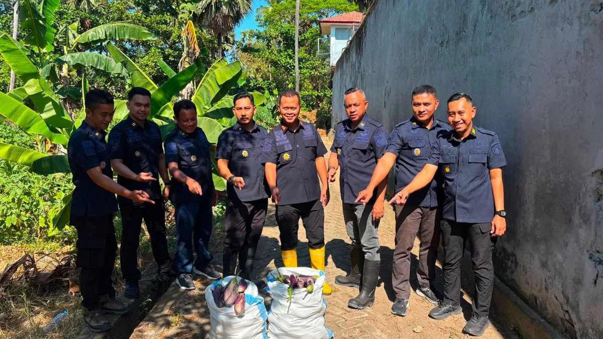 Dukung Kemandirian Pangan, Lapas Takalar Panen 34 Kilogram Terung