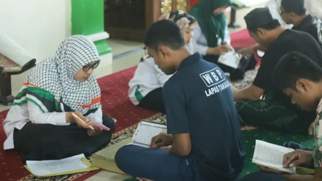 Melalui Pembinaan Keagamaan, Lapas Takalar Cetak Warga Binaan Cinta Al-Qur'an
