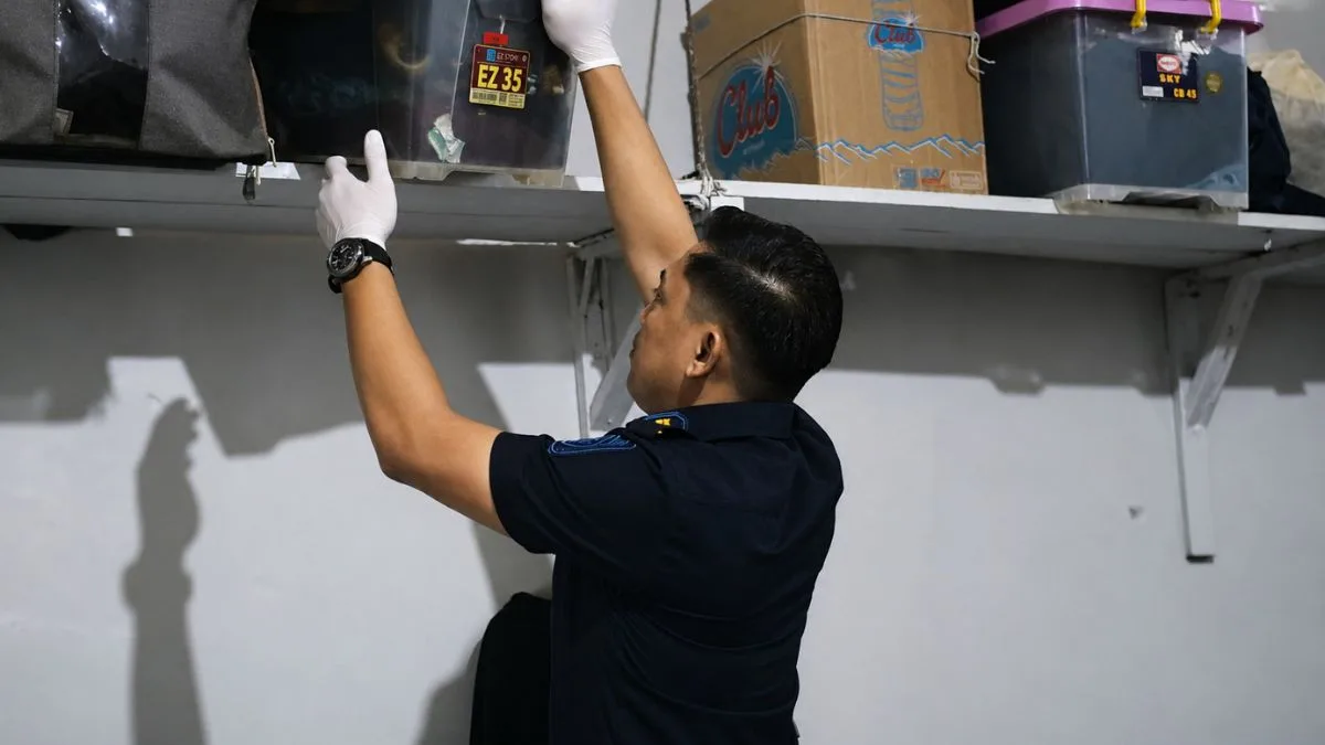 Wujudkan Zero Halinar, Petugas Lapas Takalar Rutin Sidak Kamar Warga Binaan