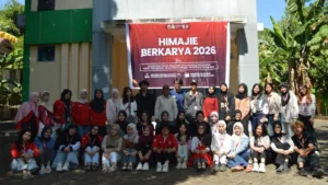 Tingkatkan Literasi Anak, HIMAJIE FEB Unhas Buka Ruang Akses Baca di Lakkang