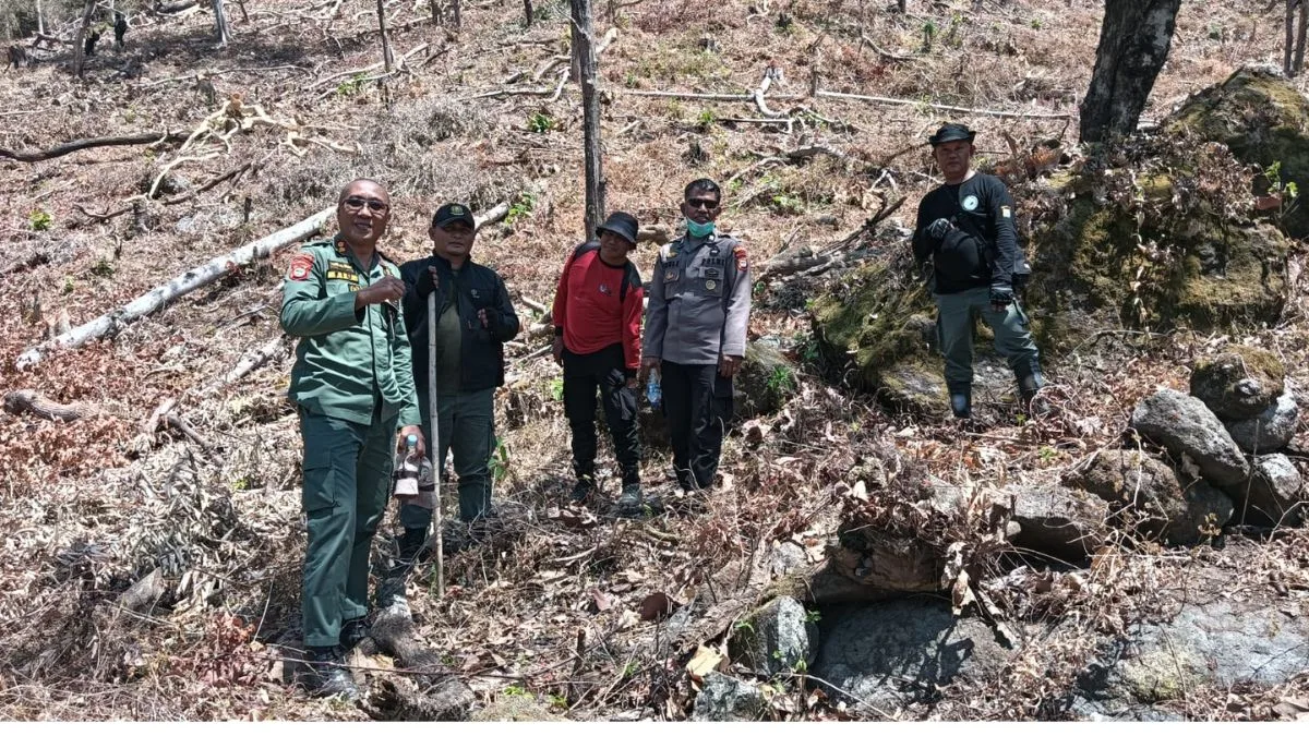 Kapolsek Bangkala Bersama KPH Kelara Mitigasi Karhutlah di Jeneponto Kapolsek Bangkala Bersama KPH Kelara Mitigasi Karhutlah di Jeneponto
