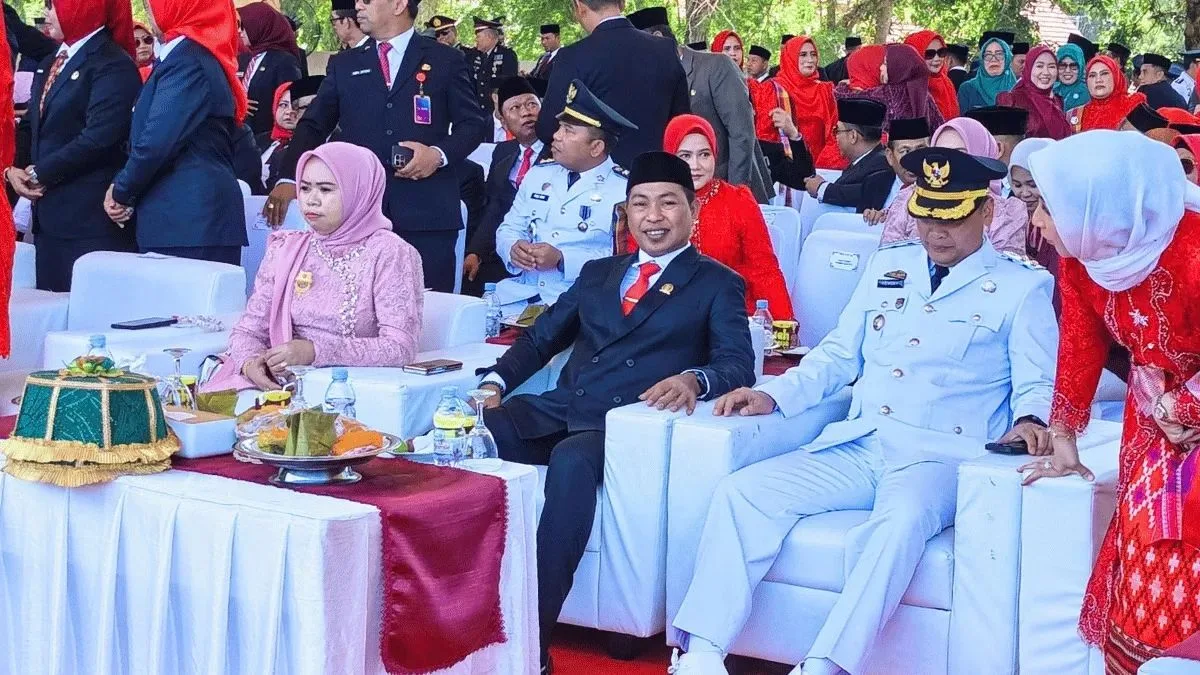 HUT ke-81 RI, Ketua DPRD Takalar Ajak Isi Kemerdekaan dengan Kerja Nyata Ketua DPRD Takalar H. Muhammad Rijal menghadiri Upacara HUT ke-81 RI di Lapangan Makkatang Dg. Sibali