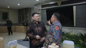 Hadiri Pisah Sambut Kapolda Sulsel, Bupati Takalar Akrab Berbincang dengan Irjen M. Awal Chairuddin