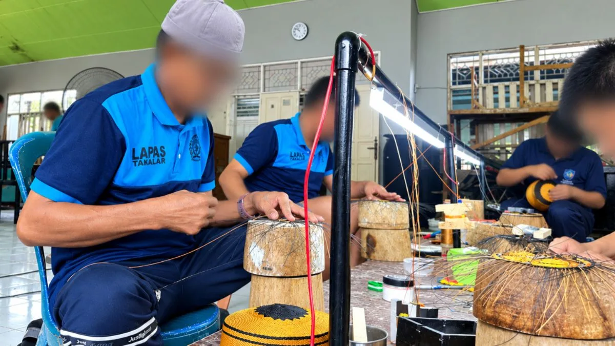 Kreatif dan Bernilai Ekonomis, Songkok Anyam Buatan Warga Binaan Takalar Mulai Dilirik Pasar