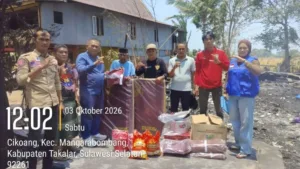 Pemkab Takalar Salurkan Bantuan Korban Kebakaran di Cikoang